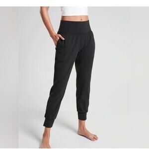 Athleta Salutation Jogger In Powervita
